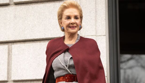 Carolina Herrera rompe sus reglas de elegancia al vestir mini vestido (Foto: Instagram)