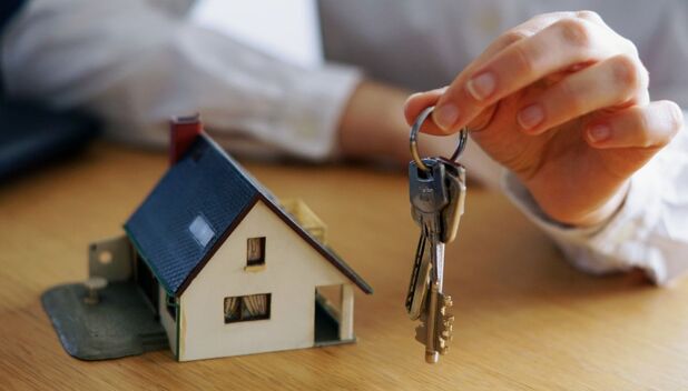 Cómo adueñarse de una casa abandonada, según el Código Civil (Foto; Freepik)