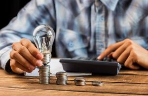 La CFE anunció cuáles son los usuarios que recibirán descuento en su recibo de luz del 2024 (Foto: Freepik)