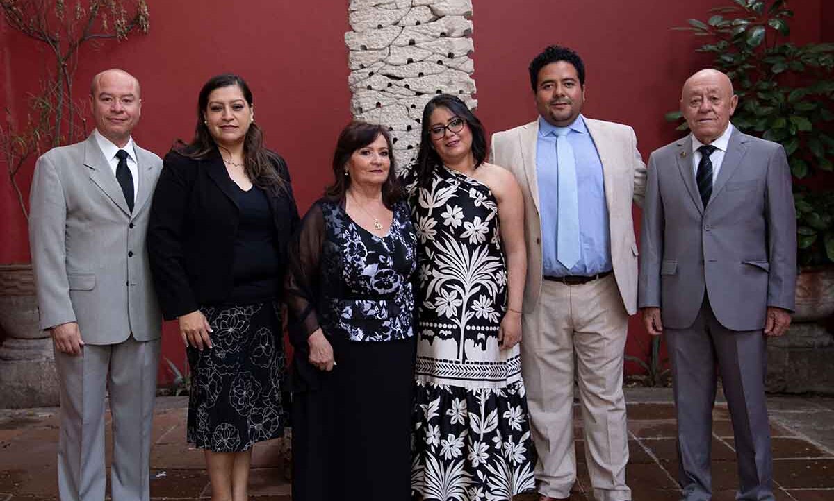 José Luis Bustos, Gabriela Moreno, Virgen Márquez, Miriam Bustos, Aldo Juárez y José Luis Bustos