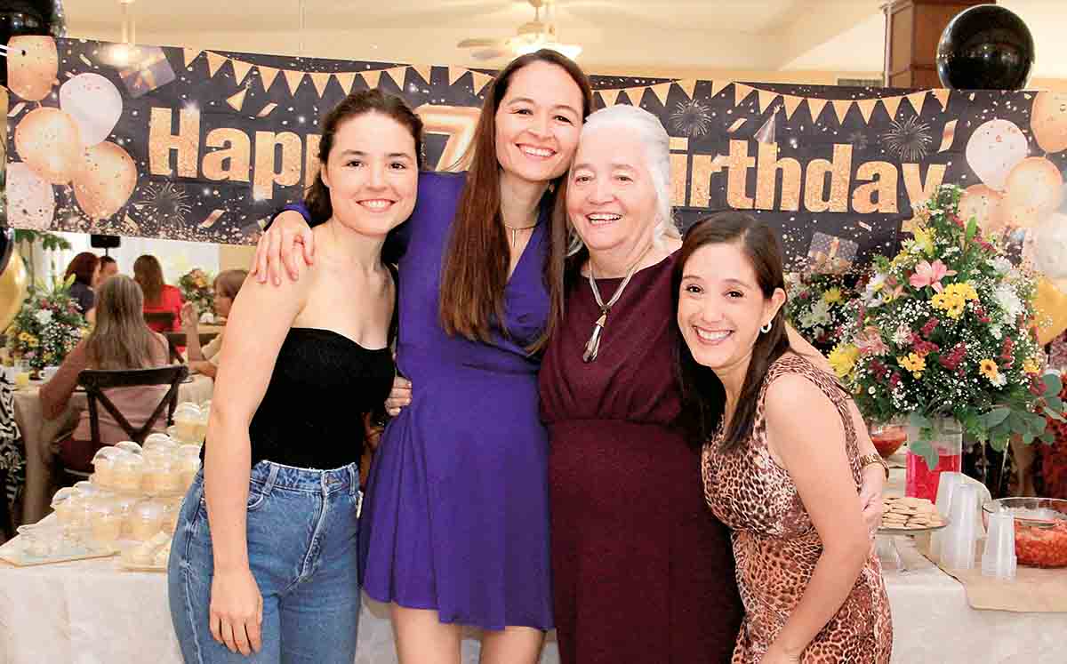 MARCELA RODRÍGUEZ, ANA CAROLINA GARIBALDI, SANDRA VILLASEÑOR Y AYERIM ROCHA llegaron puntuales al cumpleaños de Sandra