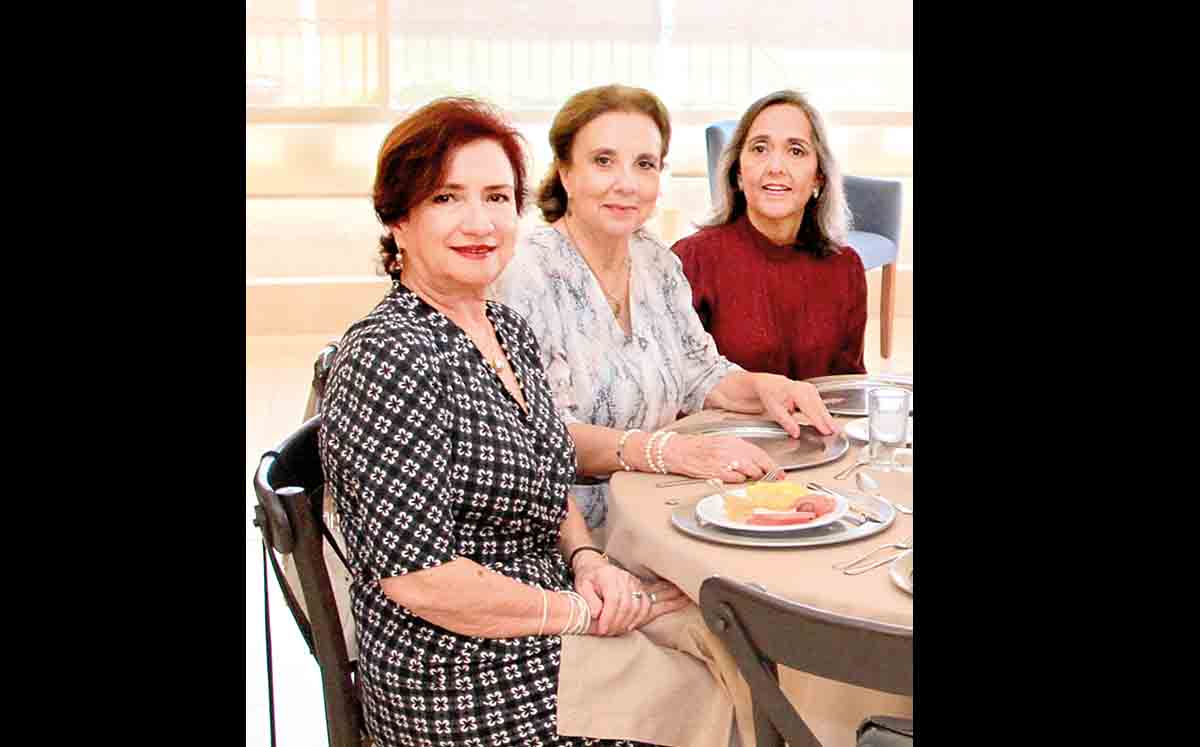 ANA BETTY GUTIÉRREZ, MARÍA ELENA MENABRITO Y SAGRARIO BARREDA nos regalaron sus mejores sonrisas