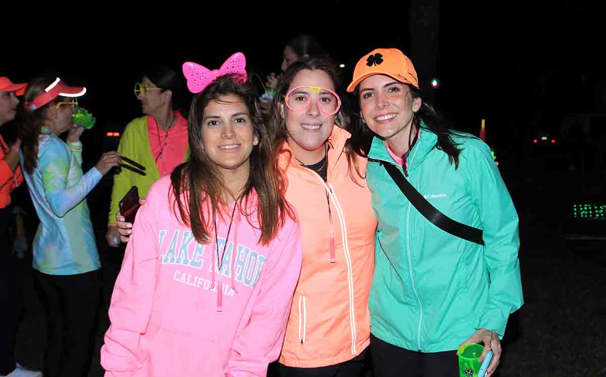 TANIA MANAUTOU, ADRIANA CAZAUBON Y PAULINA MANAUTOU llegaron con sus outfits más fluorescentes