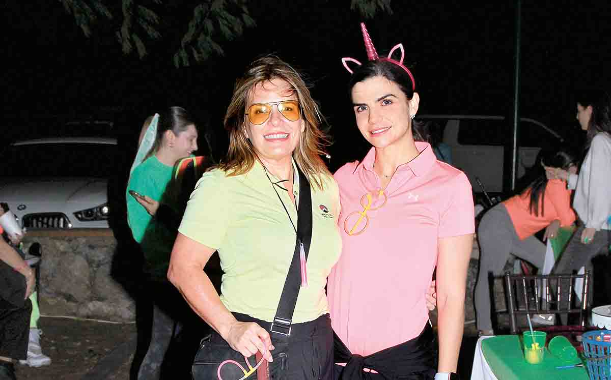 SANDRA DE TAMAYO E ISABELA VERÁSTEGUI disfrutaron de un divertido ambiente