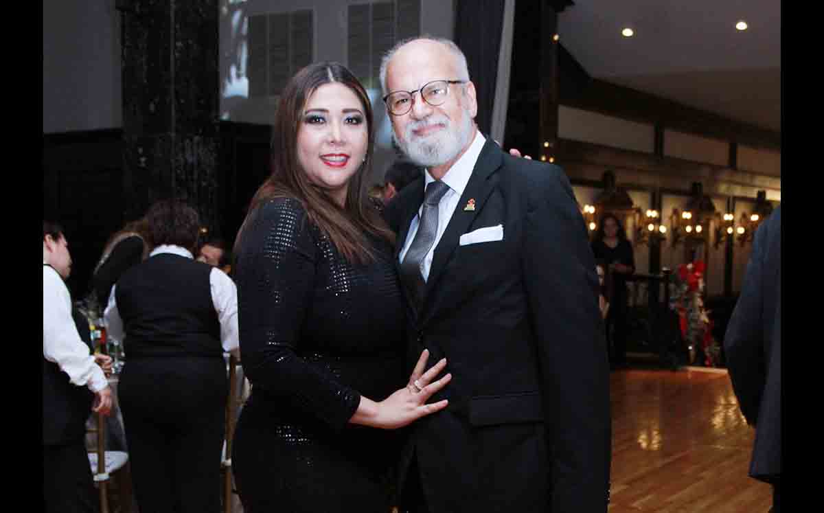 THELMA CASTRO Y PEDRO RIVERA llegaron con sus mejores outfits al Casino Tampiqueño