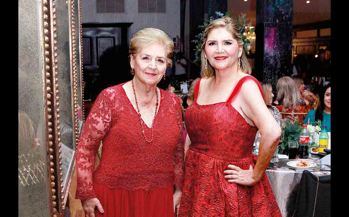 NORINEY DE LA GARZA Y LAURA ACEVEDO lucían preciosas en el evento