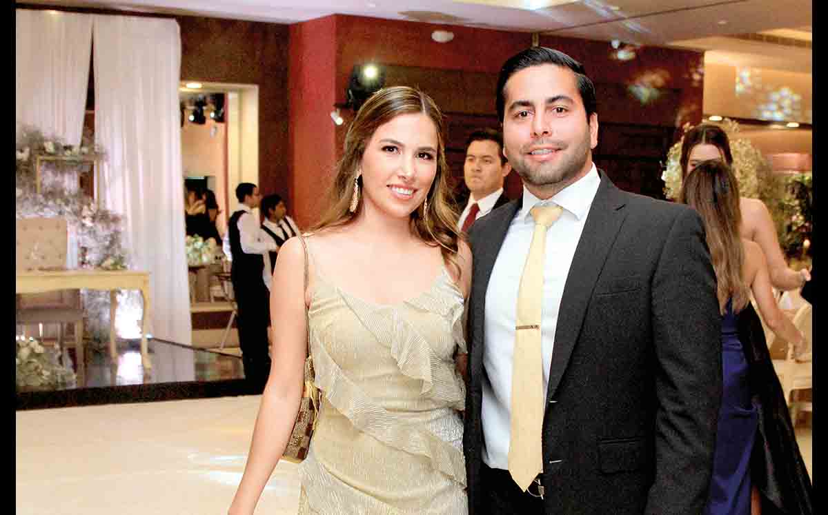 VERÓNICA MARTÍN DEL CAMPO Y JORGE MORRIS llegaron con sus mejores outfits a la boda de Paola y Luis