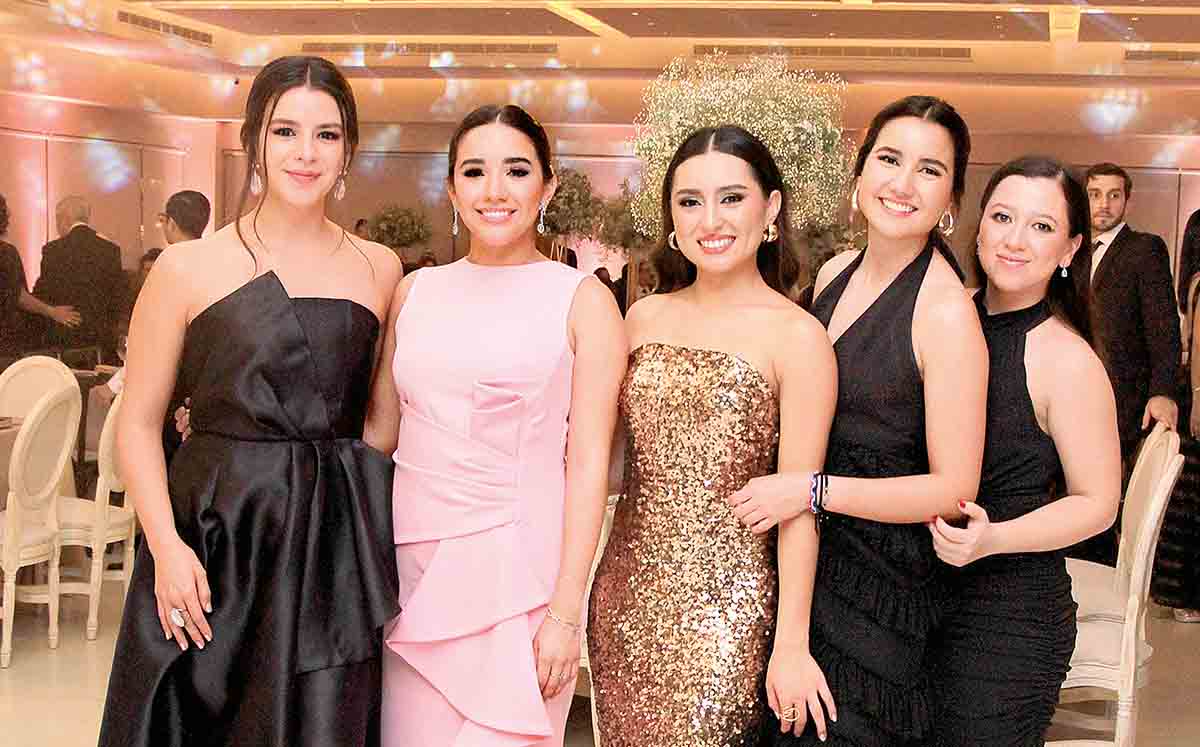 MELISSA CANSECO, PAULINA LÓPEZ, VALERIA GÓMEZ, CAROLINA TREVIÑO Y MARIFER DELOI llegaron con sus mejores outfits al Centro Deportivo Español