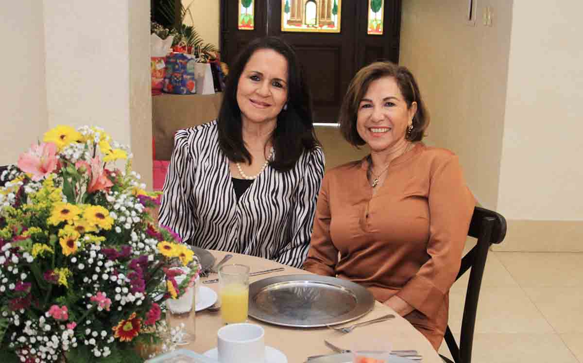 CACHITO MARIÑO Y CARMEN PLAZA se divirtieron en el cumpleaños de Sandra en el Centro Deportivo Español