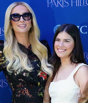 Paris Hilton y Vale Serna / Fotos: Claudia Salazar y Cortesía