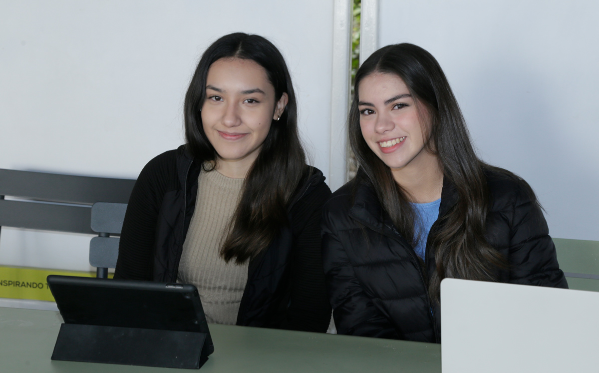 Elisa Hernández y Camila León / Foto: Omar Valdez