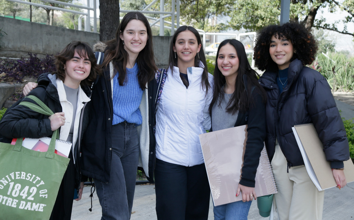 Monse Treviño, Sofía Valdés, Cristina Llaguno, Alejandra Ochoa y Regina Somarriba / Foto: Omar Valdez