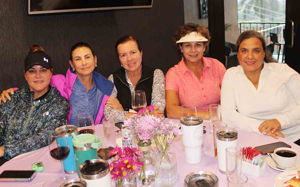 ERIKA RIVERA, SILVIA CORRIPIO, MARÚ LÓPEZ, EVA CONTRERAS Y NENO SCHEKAIBAN disfrutaron del ambiente competitivo