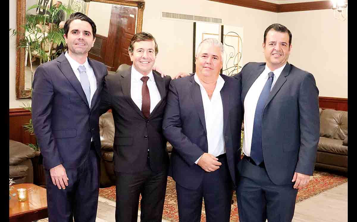 CARLOS FERNÁNDEZ, ALEJANDRO FERNÁNDEZ, ANTONIO FERNÁNDEZ Y ARTURO ELIZONDO nos regalaron sus mejores sonrisas en el Casino Tampiqueño