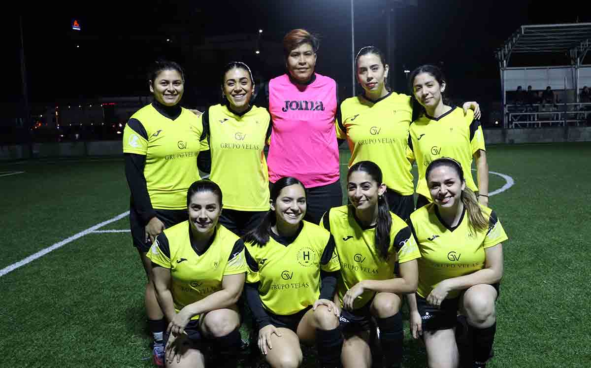 EQUIPO HUSTLE se divirtieron en el partido