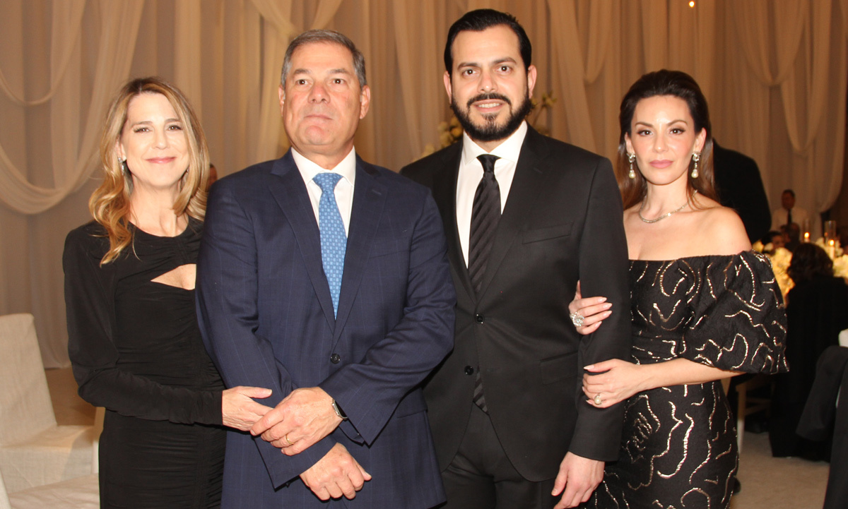 Regina Sada de Kaún, José Kaún, Sergio Ganem y Valentina Garza de Ganem / Foto: Chic Guadalajara