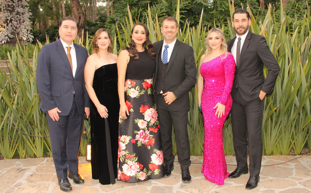 Ernesto Palacios, Hada Miselem, Katya Trejo, Javier Ferrer, Vanesa González y Alejandro García / Foto: Chic Guadalajara