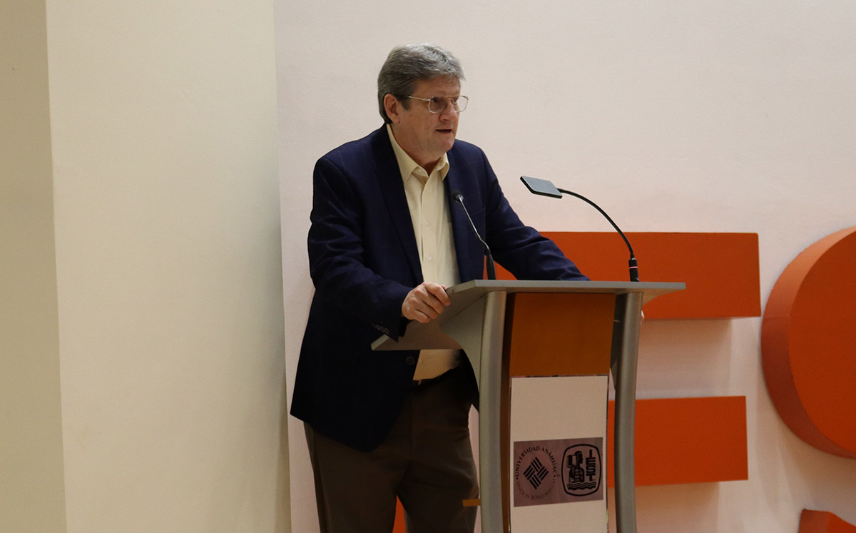BASILIO ARMANDO KOT, Vicerrector Académico en la ceremonia de certificados