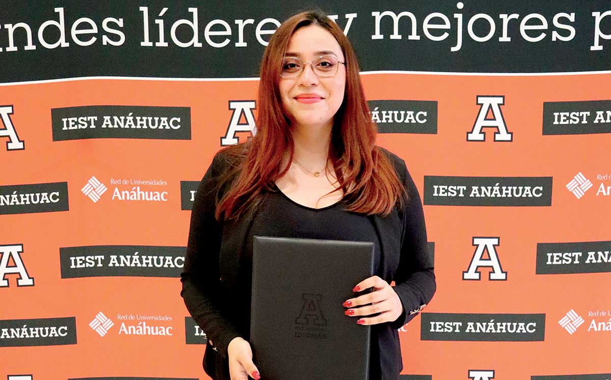 ALEXA CONTRERAS orgullosa de haber completado una etapa
