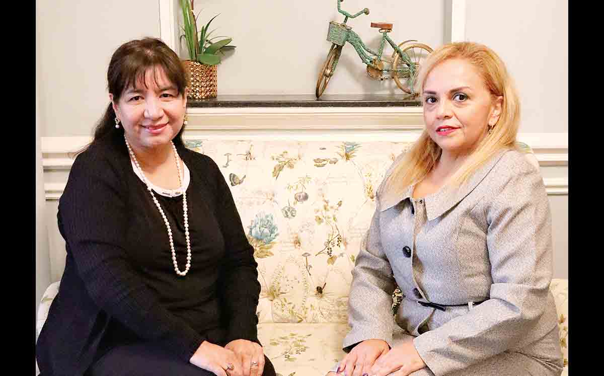 LOURDES DE QUERO y JUDITH CERVANTES nos regalaron sus mejores sonrisas en la partida de rosca de reyes en la Casa Alzheimer