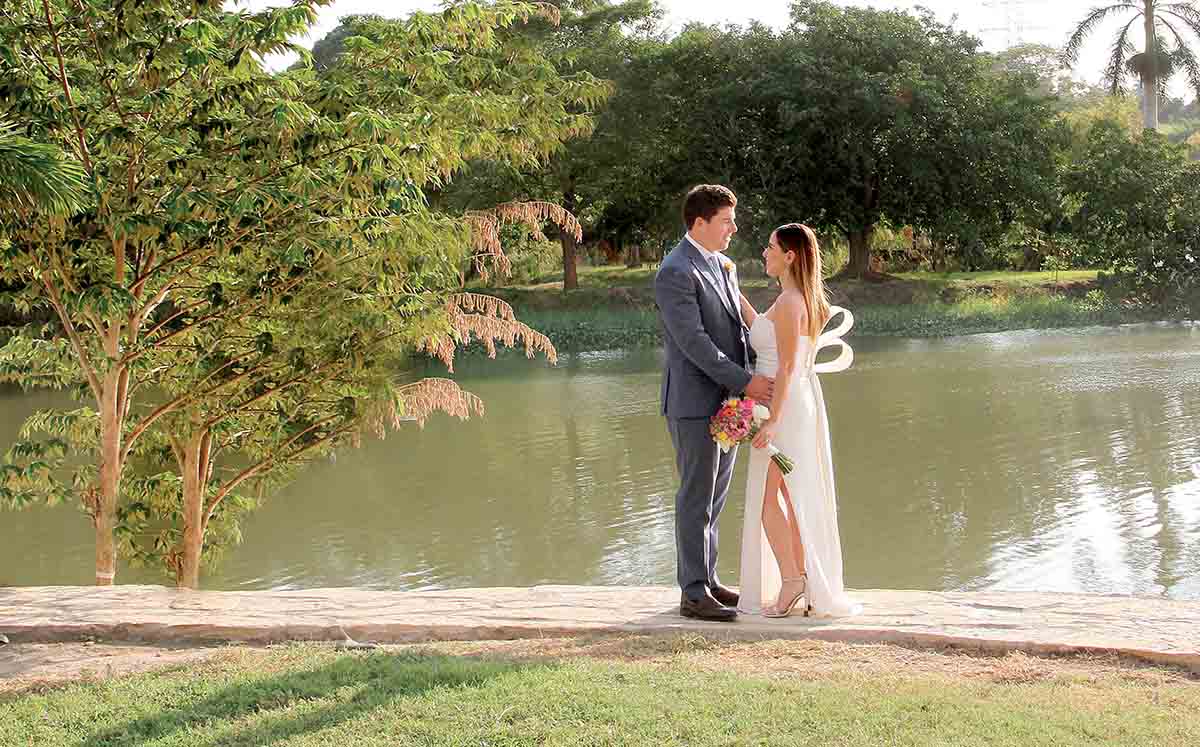KARLA CID Y MARCELO CAZAUBON se dieron el sí en el jardín Andrade
