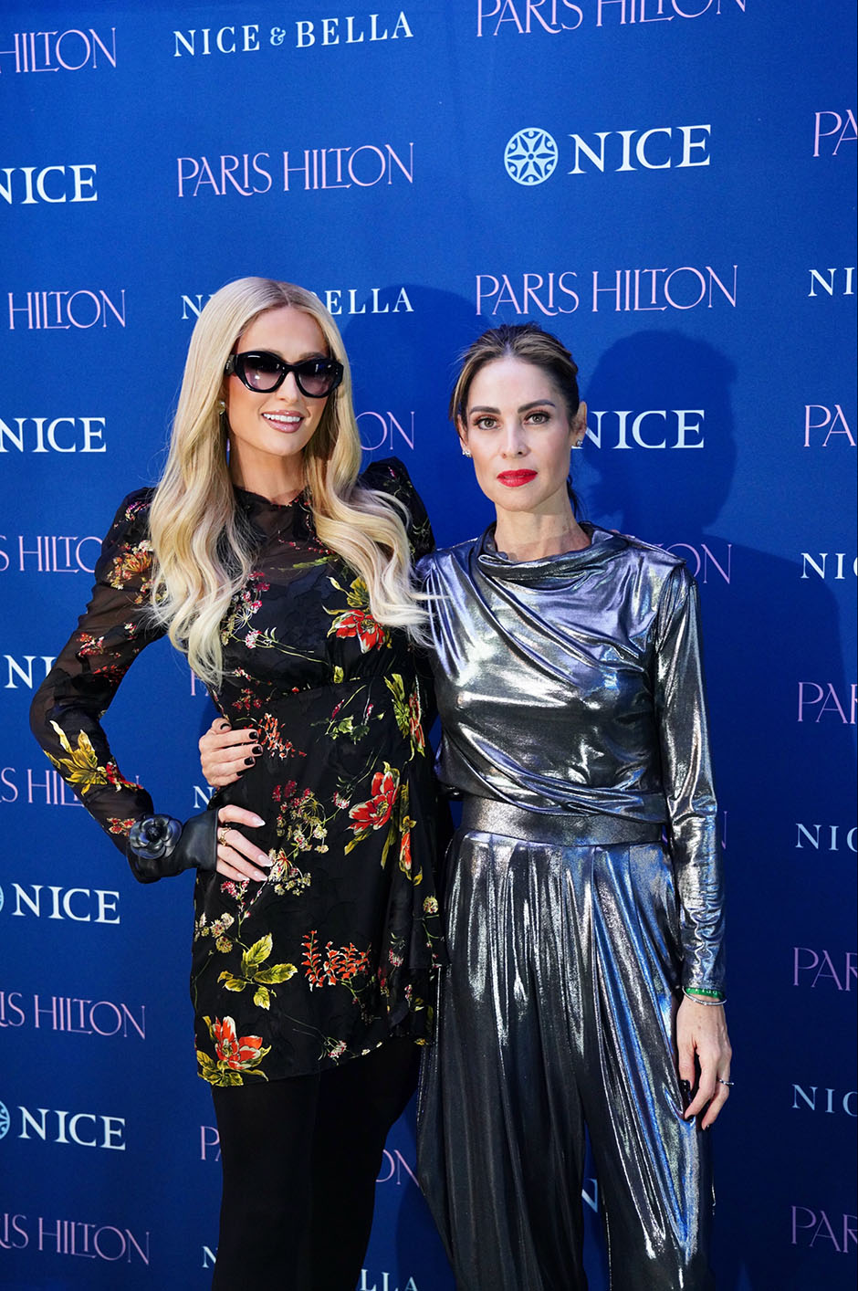 02 Paris Hilton y Sofía Basave