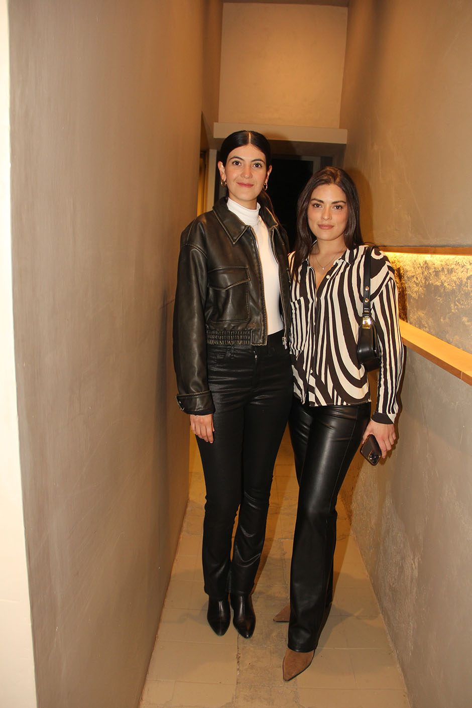 Regina Minakata y Daniela Valladares.