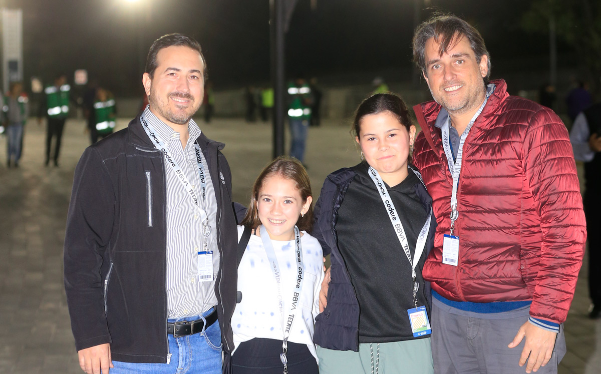 Ricardo Martínez, Roberta Martínez, Valeria García y René García / Foto: Staff Chic