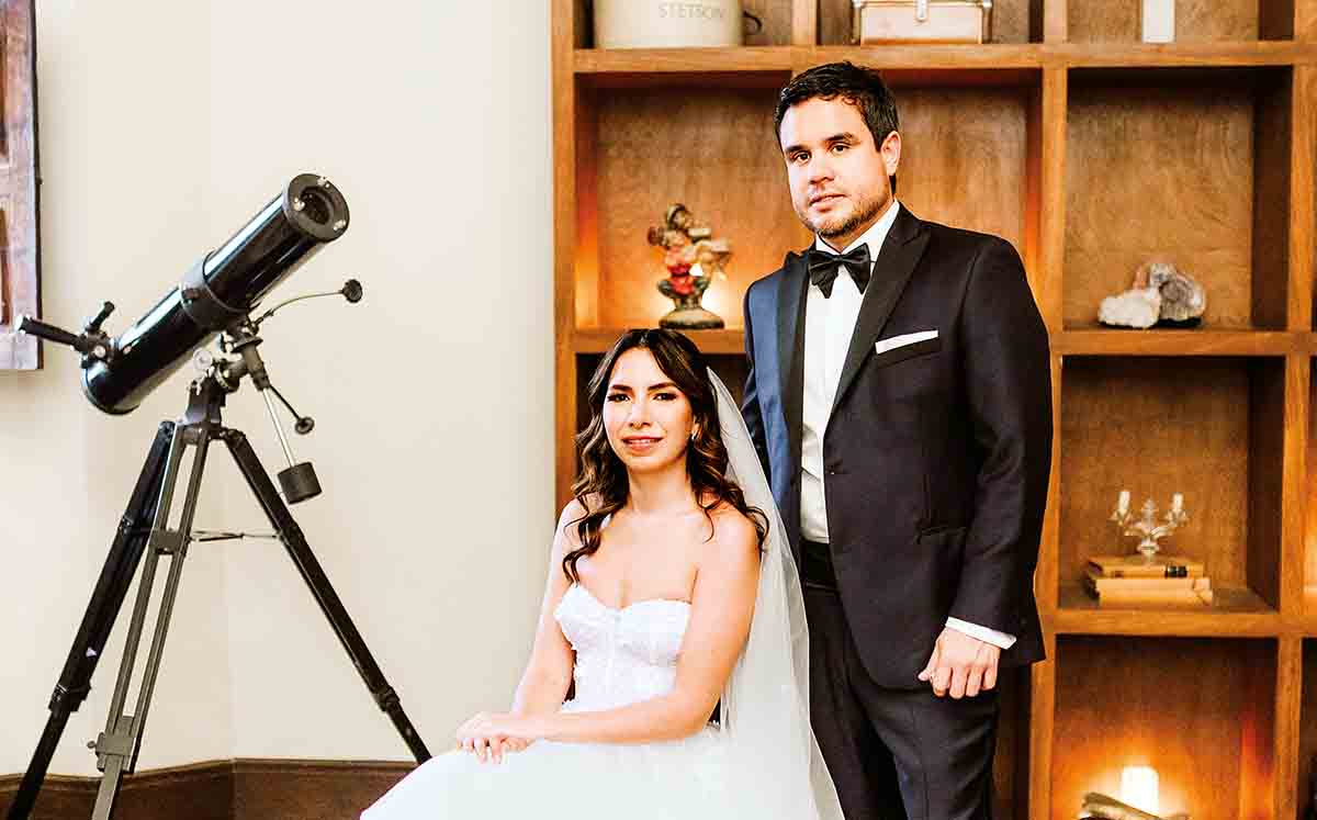 ANA CRISTINA SALAZAR Y DAVID CANALES felices en su boda