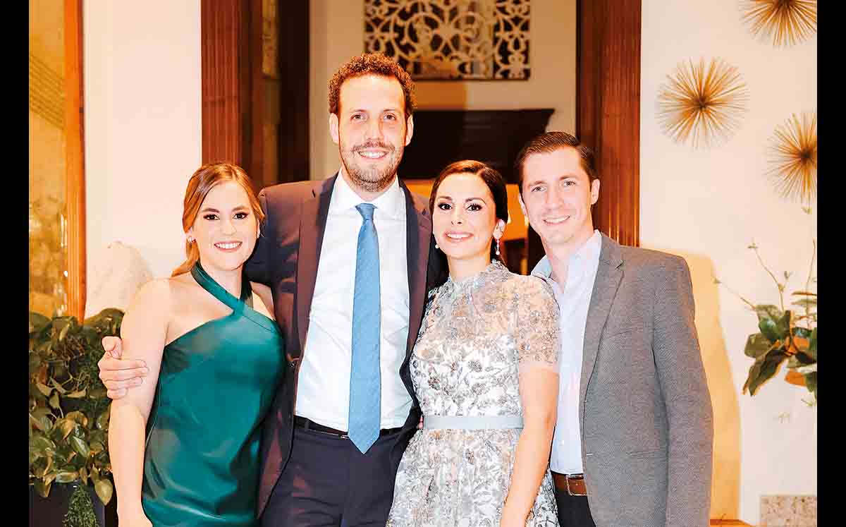 PAULINA PROM y VICTOR ROGELIO AZCÁRRAGA estuvieron presentes cuando VÍCTOR DE GORODO y ELSA GARCÍA se dieron el sí
