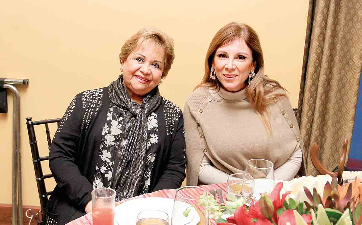 ROSA IMELDA CANO Y OLGA VALLADARES llegaron con sus mejores outfits al Club de Industriales