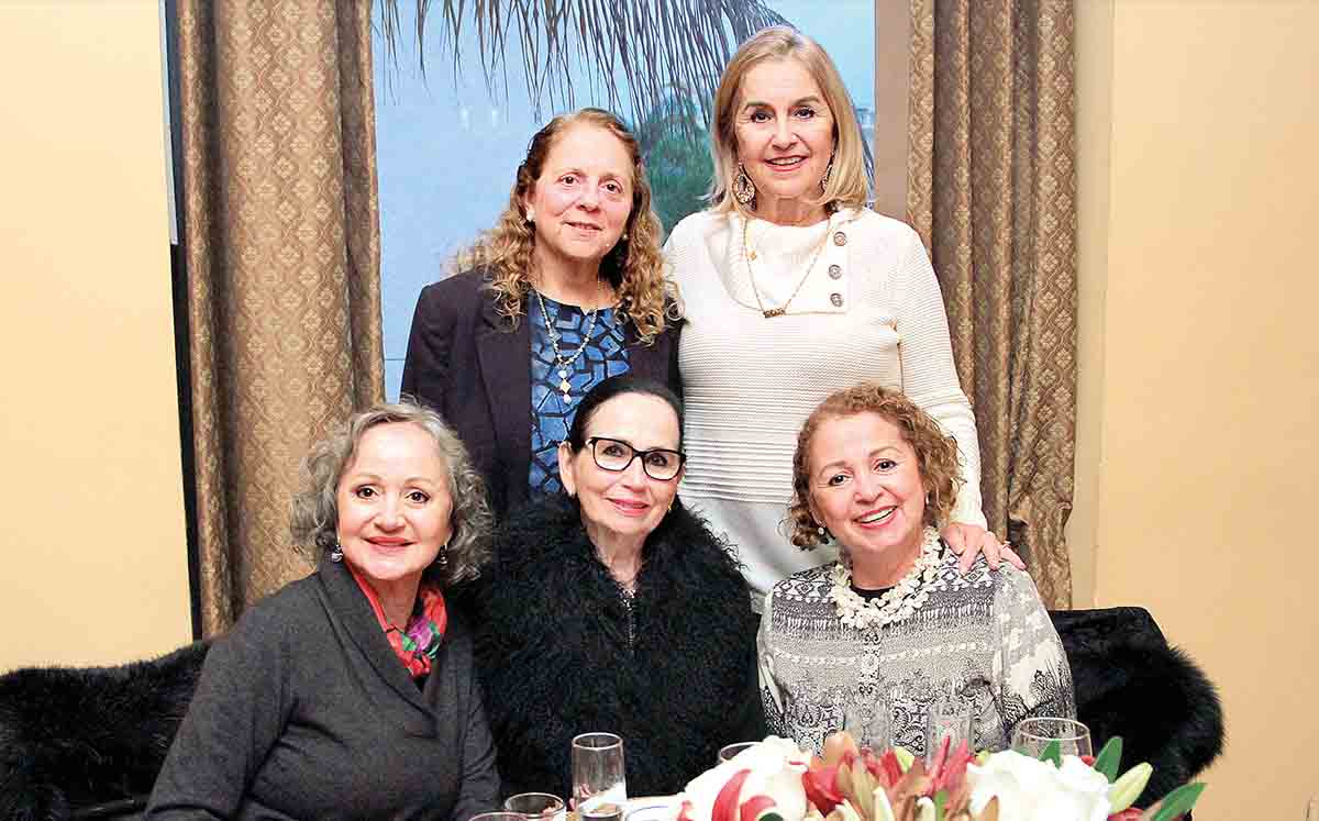 LILI GOVELA, ALEJANDRA CHAIXS, DIANA GOVELA, ALICIA DE GOVELA Y CRISTINA GOVELA llenaron de buenos deseos a la festejada