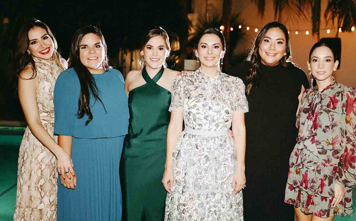 Amigas de la novia degustaron de un menú de carnes frías y mesa de postres