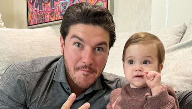 Samuel García comparte una foto de su abuelo y son idénticos (Instagram)