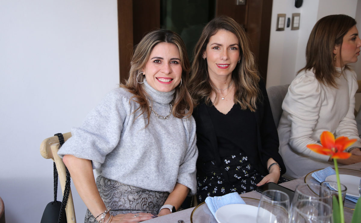 Ana Lucía y Regina
