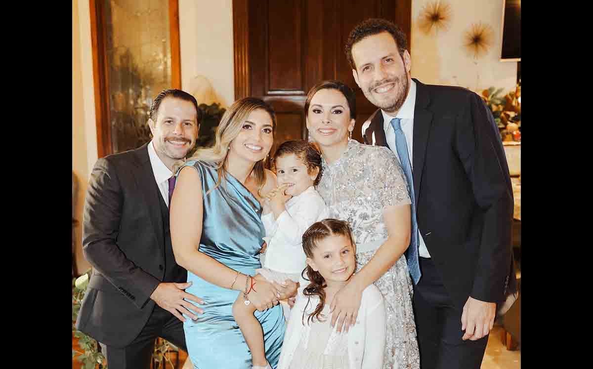 JOSÉ GERARDO SIERRA Y ANA SILVIA GARCÍA nos regalaron sus mejores sonrisas en la boda civil de Elsa y Victor