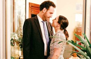 VÍCTOR & ELSA lucían muy enamorados durante su boda civil