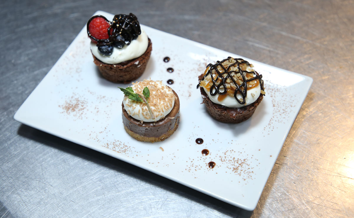 Trío de Brownies, cheesecake y pay de chocolate