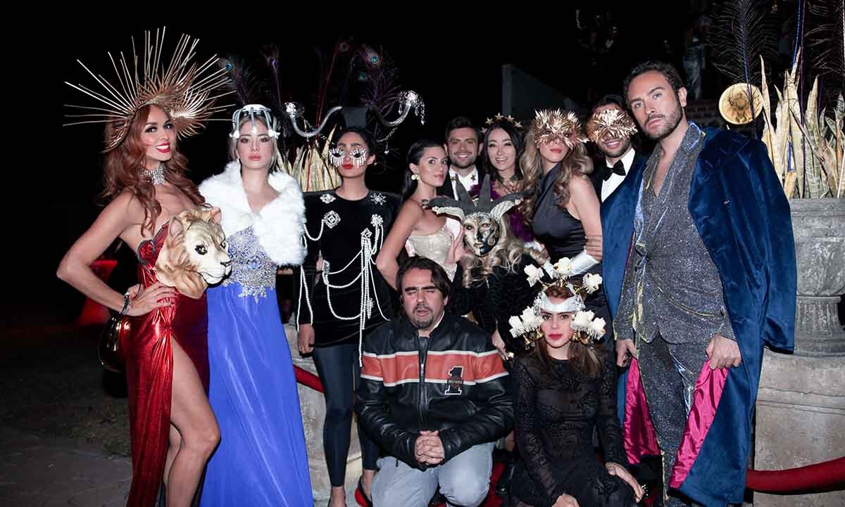 La fiesta estuvo inspirada en Surrealist Ball de Salvador Dalí en el castillo de Ferrierès