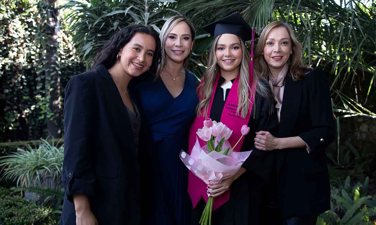 Regina Peña, Maribel Valdez, Maritza Leal y Ana Robles