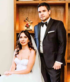 ANA CRISTINA SALAZAR Y DAVID CANALES felices en su boda