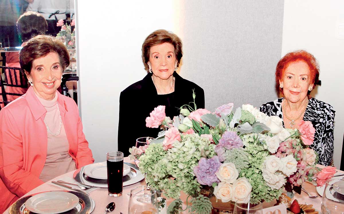 GRACIELA ZORRILLA, CLAUDIA GUTIÉRREZ Y ELISA DE LA GARZA disfrutaron de un exquisito menú