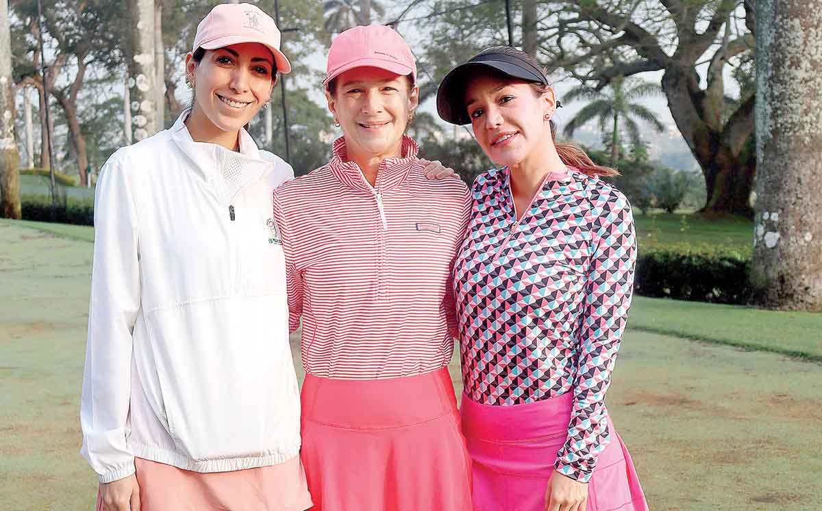 FER DUARTE, LAURA MARY DE FUEYO Y MIRIAM AYALA felices de festejar con un torneo de golf en el Club Campestre Tampico