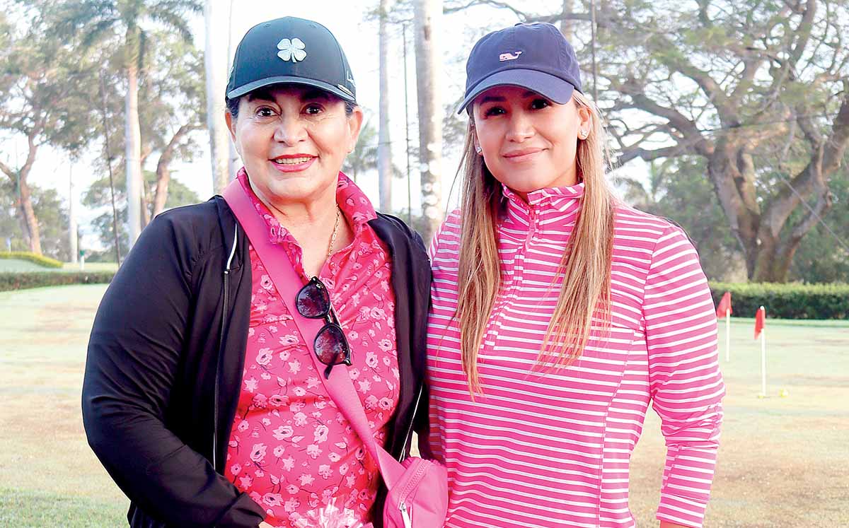 MINERVA MARTÍNEZ Y MARLENE RICO degustaron del buffet de desayuno y un pastel de chocolate del club