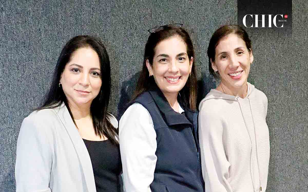 CAROLINA AGUILAR, CELIA BERMÚDEZ Y LORDES GARCÍA llegaron puntuales a la conferencia
