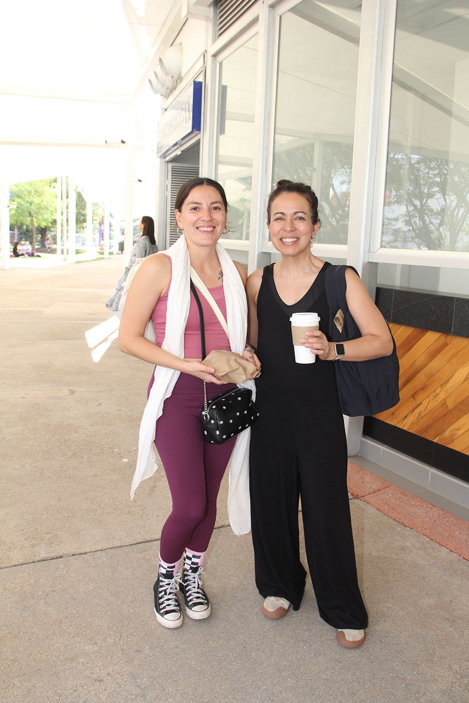 Ana Lucía Fernández y Giselle Aceves.