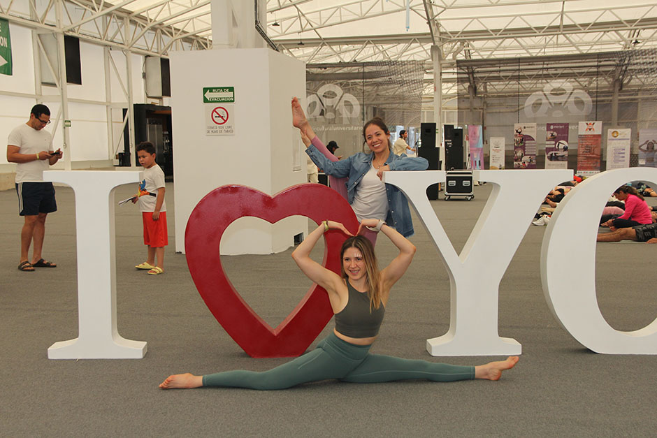 01 Erika González y Paulina Barrados