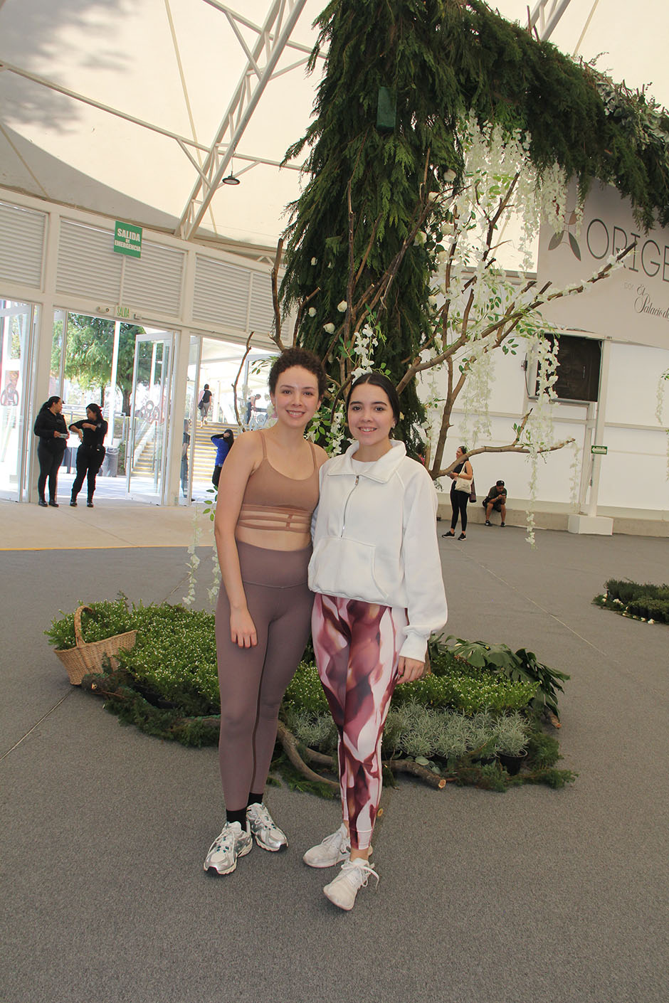 Fernanda Estrada y Alexa Estrada