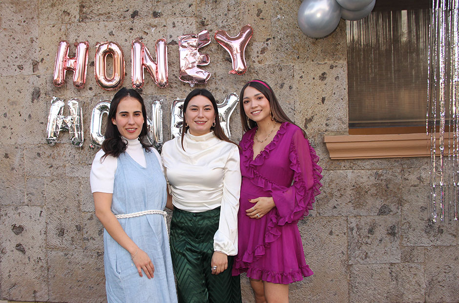 Estela Ituarte, Gabriela Ruiz, Pispis Vivanco y Pily Menéndez.