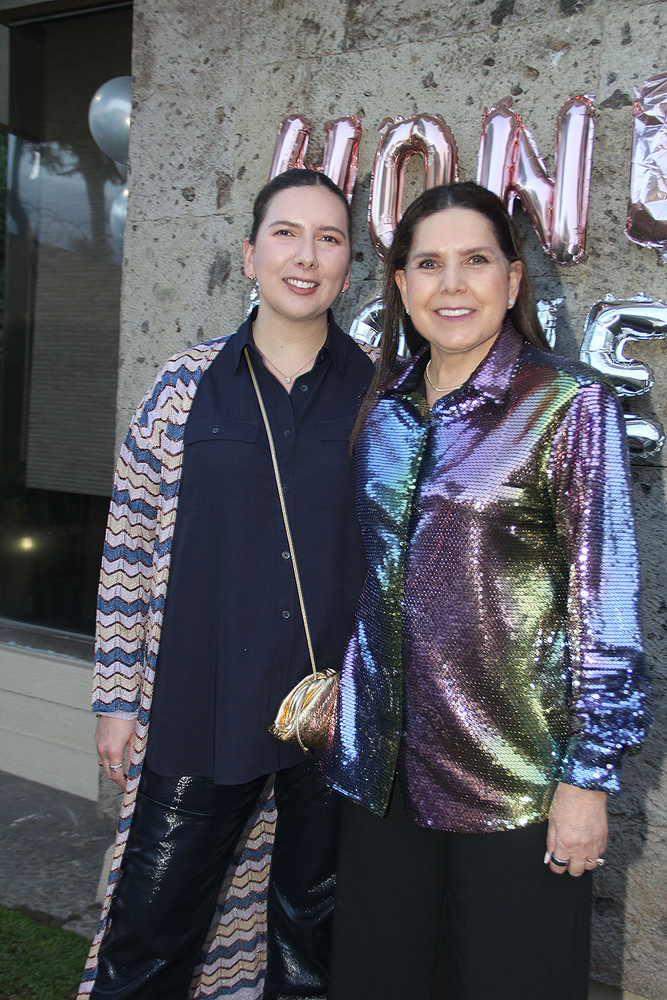 Lorenza Arroyo y Rosy Castro.